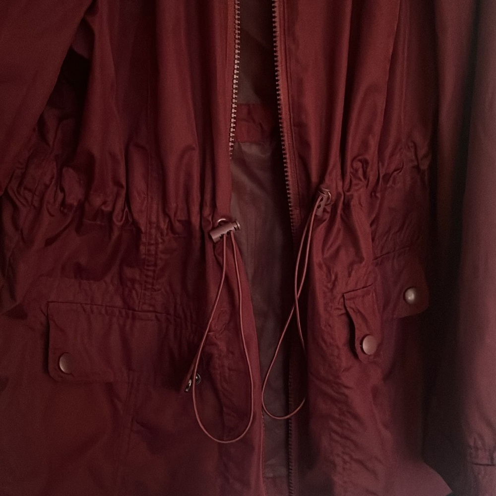 Cinch waist rain coat